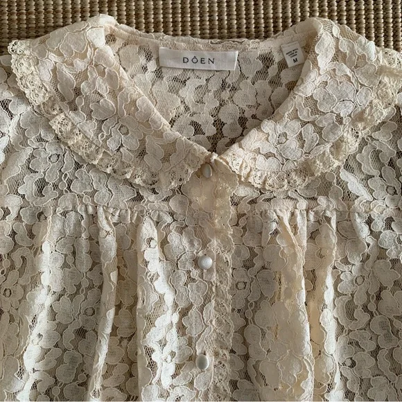 Doen Lenore Lace Collar Button Ruffle Short Sleeve Top Mother of Pearl Cream Tan - Picture 9 of 13